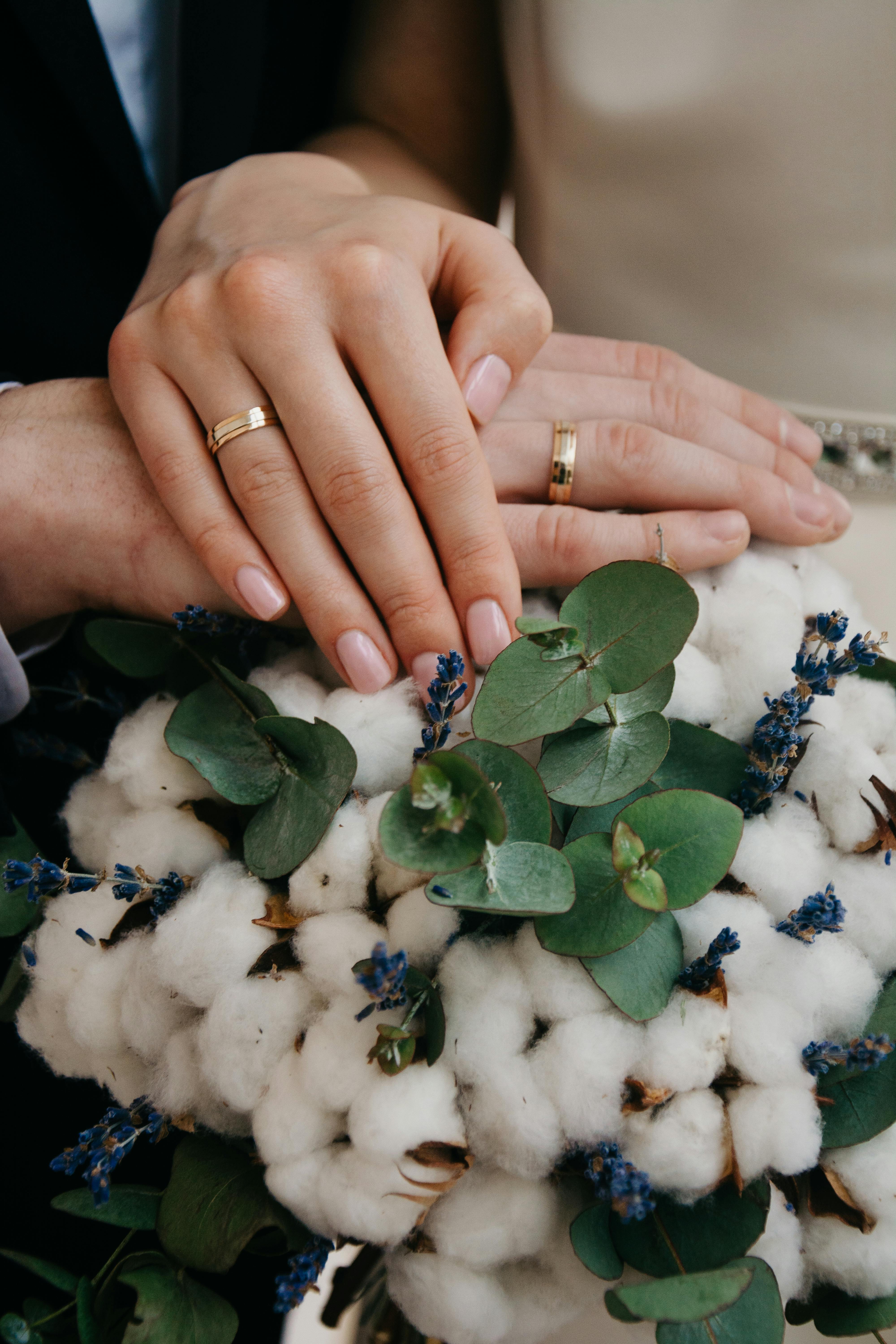 A couple's hands | Source: Pexels