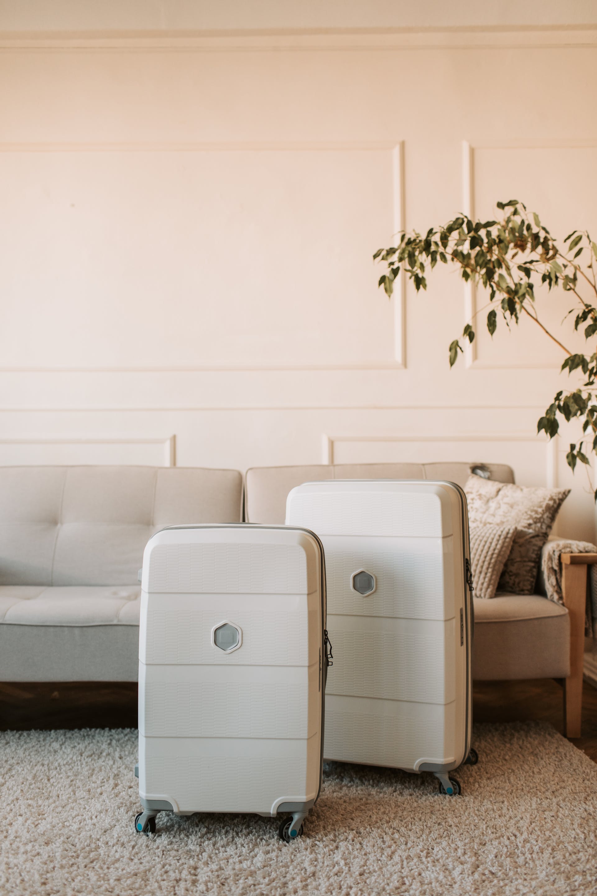 White suitcases | Source: Pexels